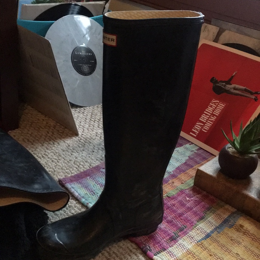 tall black hunter boots